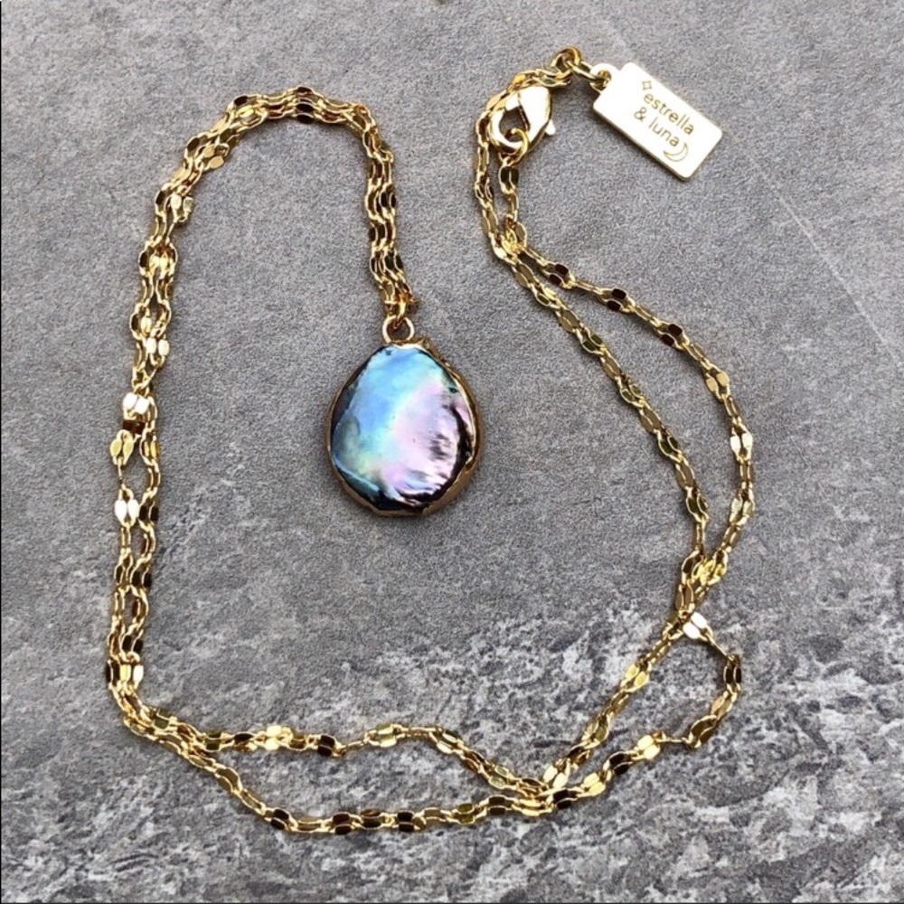 Dainty 🌟freshwater🌟 peacock pearl gold necklace✨ - Picture 8 of 8